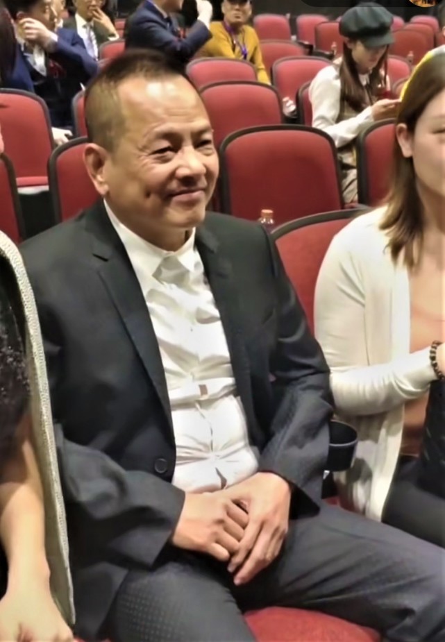 尹国驹回应美国制裁:毫不畏惧,继续弘扬忠义精神,成立洪门镖局