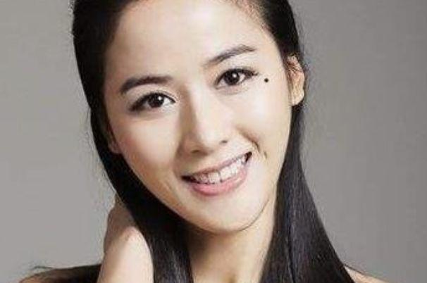 4颗 富贵痣 在身 一生可得贵人相助 后半生钱财无忧 财运 婚姻 富贵痣 贵人 尾长 无忧