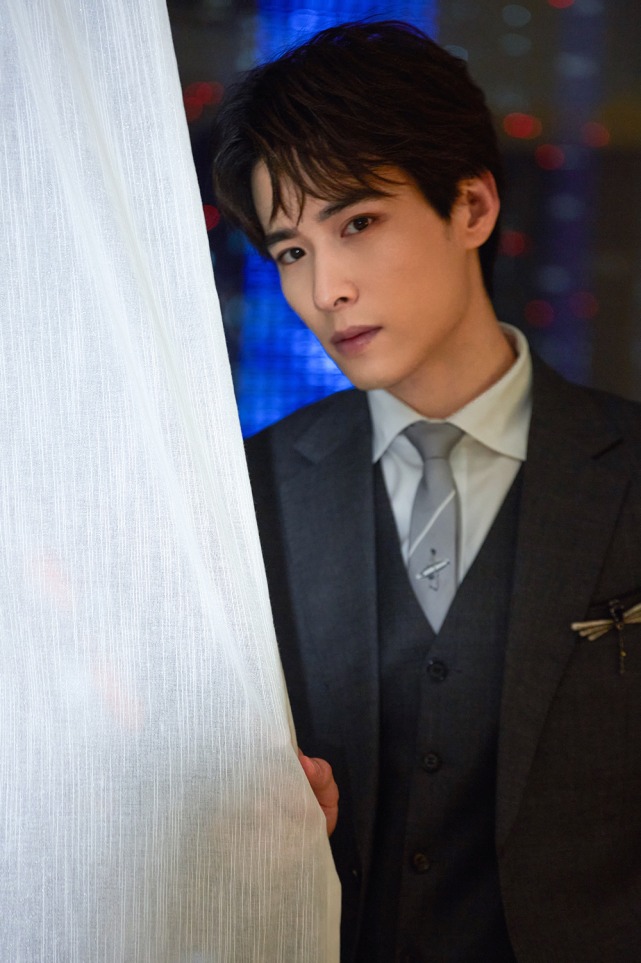 吴昊泽帅气亮相搜狐时尚盛典 新剧片花首发引期待