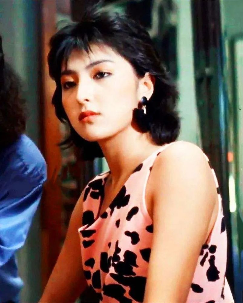 90年代香港娱乐圈有多疯狂?没有美颜滤镜,还认得这些女星吗?_腾讯新闻