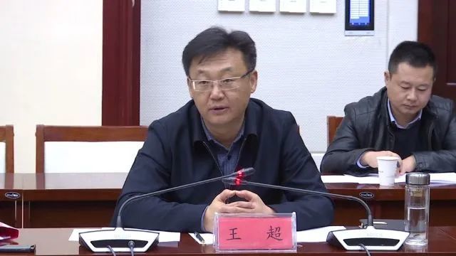 12月19日,酒泉市委常委,市政府常务副市长何效祖带领督导调度组在玉门