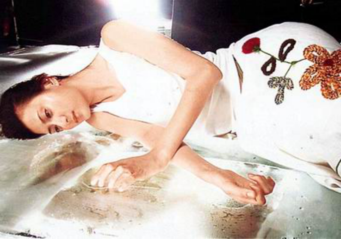 日军女特务嘴硬戴笠用坐冰刑罚对付一分钟都受不了