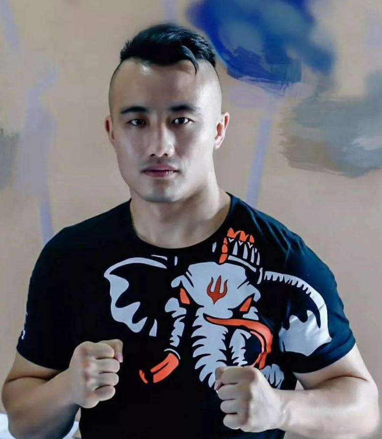 格斗迷专访狂蟒薄福凡:付高峰不是最强的对手!_腾讯新闻