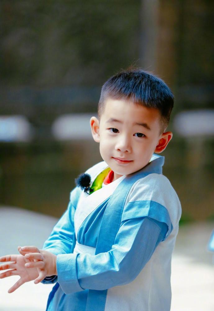 应采儿为让jasper考清华北大,从台湾转学到上海!中文跟不上委屈到哭