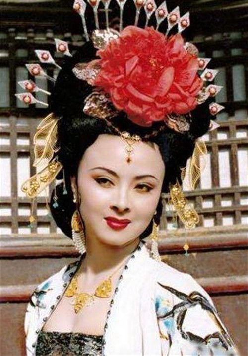 杨玉环真实身高体重曝光,现代女子笑不出来了_腾讯新闻