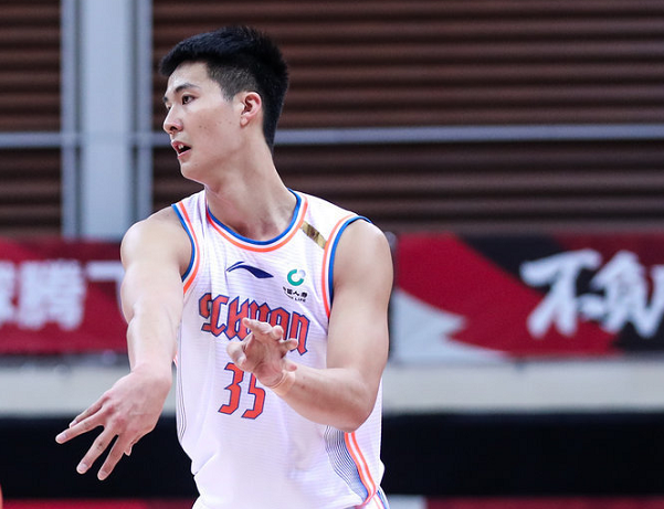 cba连伤两将,最佳新秀创新高,辽宁重金买个寂寞!