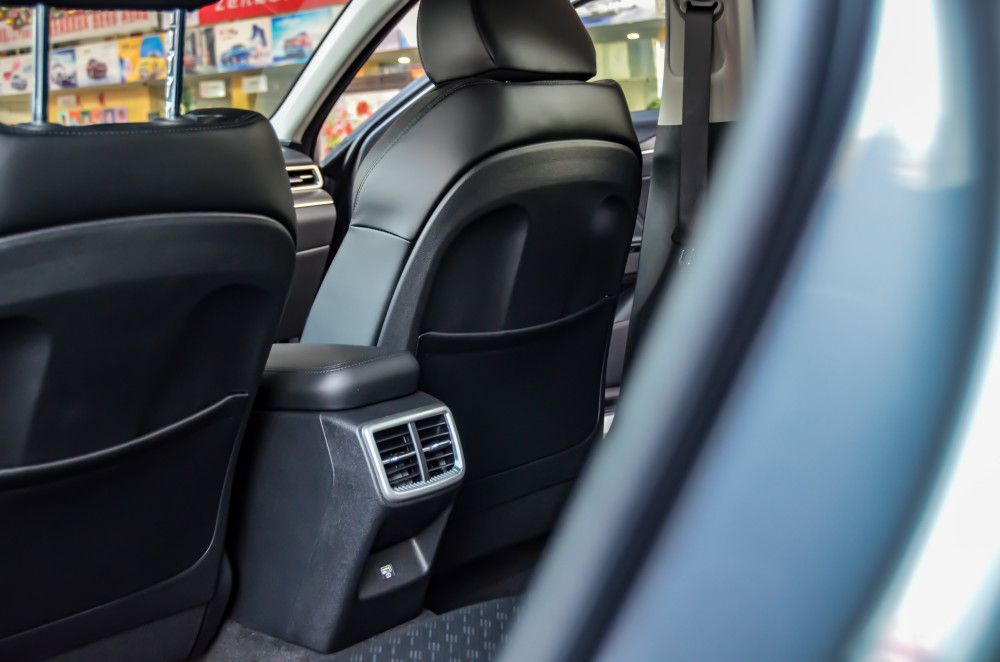 这款中级座驾两个月销量破万 全新起亚k5凯酷如何搞定了年轻人