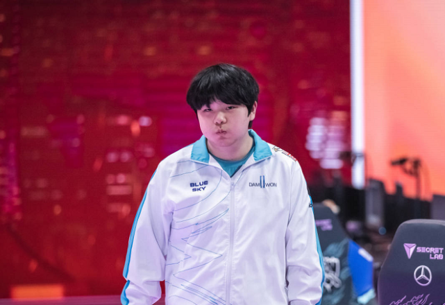 canyon光速上分大号来到韩服第9原因却是lpl选手不能玩韩服了