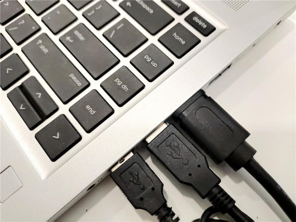 一组键盘鼠标控制两台电脑就这么简单毕亚兹kvm切换器体验
