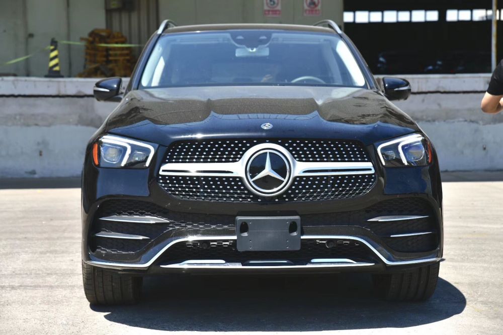 奔驰gle和奥迪q8"强强对决"!谁将鹿死谁手?