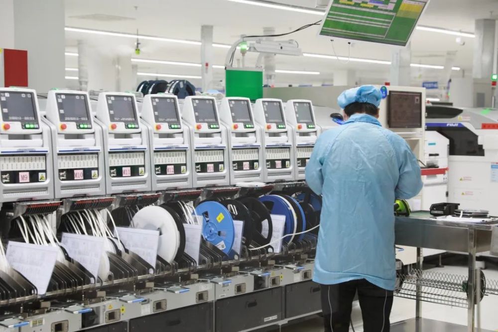 "此后,闻泰科技提出要扩大研发规模,急需新增研发空间,李千一和同事