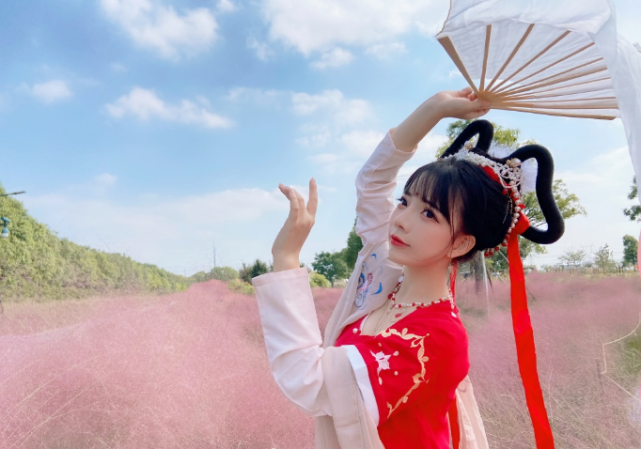 与临界十缨合拍,造型惊艳,连古装第一网红都点赞