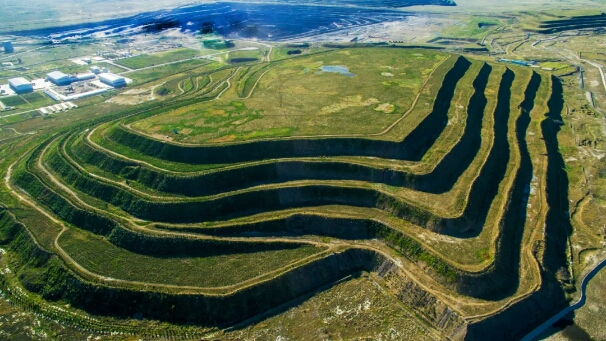 督促矿山企业严格按照开发利用方案进行开采,推进矿产资源高效利用