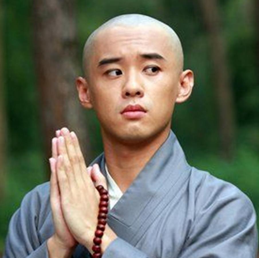 看到有头发的必清很多人都表示太帅气了,必清是高昊扮演的,表现非常好