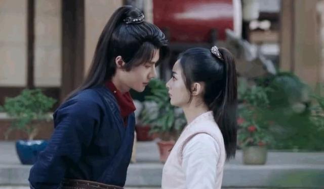 有翡木小乔造型抄袭东方不败男配烟熏妆妖气冲天