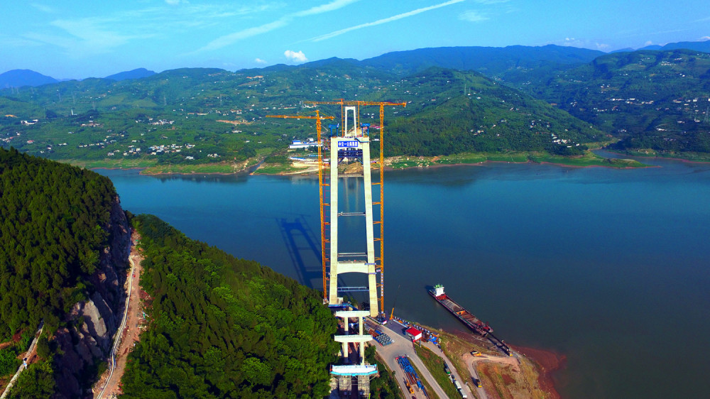 据《中国基建报》记者了解,新田长江大桥是万州环线项目的关键控制性