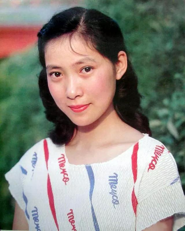 张铁林抛弃波兰妻子情断北影校花55岁女友刘玉婉才是老伴儿