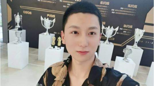 虎牙酷酷的鑫作死嘲讽浩克死肌肉寒夜奉劝别嚣张真打不过