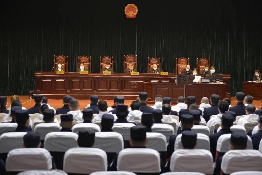 12月21日,西安市中级人民法院对宋斌等27名被告人犯组织,领导,参加黑