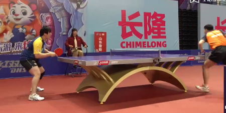 朱毅1-3马龙2020年乒超联赛今天进入了第二天,代表乐旋俱乐部的朱毅