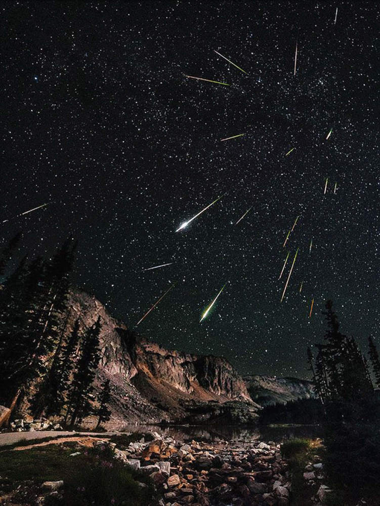 流星雨大爆发图片