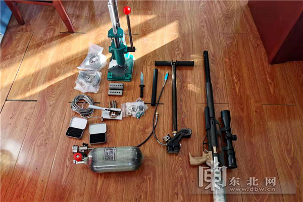 男子用改造枪支自杀伊春警方顺藤摸瓜打掉非法贩卖枪支犯罪团伙