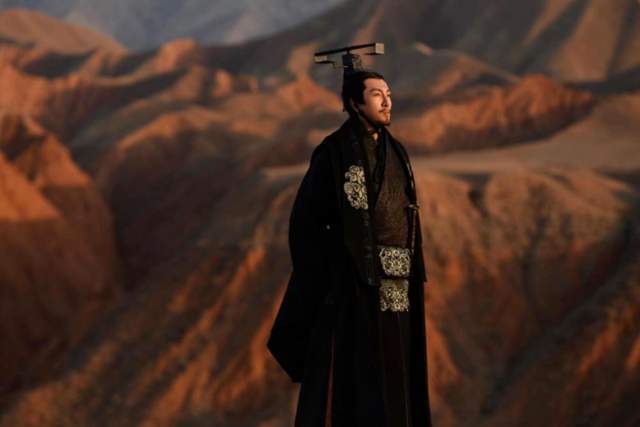 《大秦赋》:先灭弱燕还是强赵,嬴政选择了赵国,他的选择错了吗