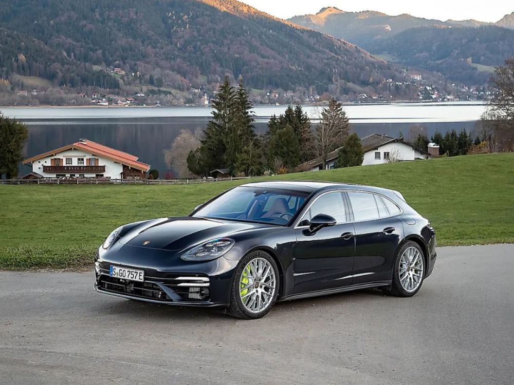 底盘,操控,做工都属高端等级,并且还有旅行车的实用空间