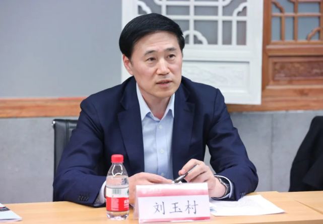 村长"因为一句话,被推上了"风口浪尖"……|主治医师|病房|孙烈|刘玉村