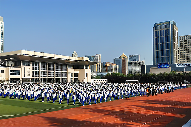 威海称霸一方的3所高中一中领跑全场第二名很有争议
