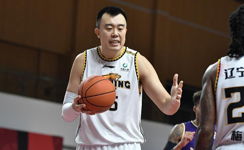 朱荣振17分8篮板,拿薪水是他10倍的双塔练级_腾讯新闻