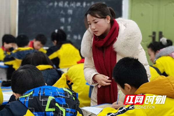 永兴县朝阳小学:送教到校 共同探讨精彩语文课堂