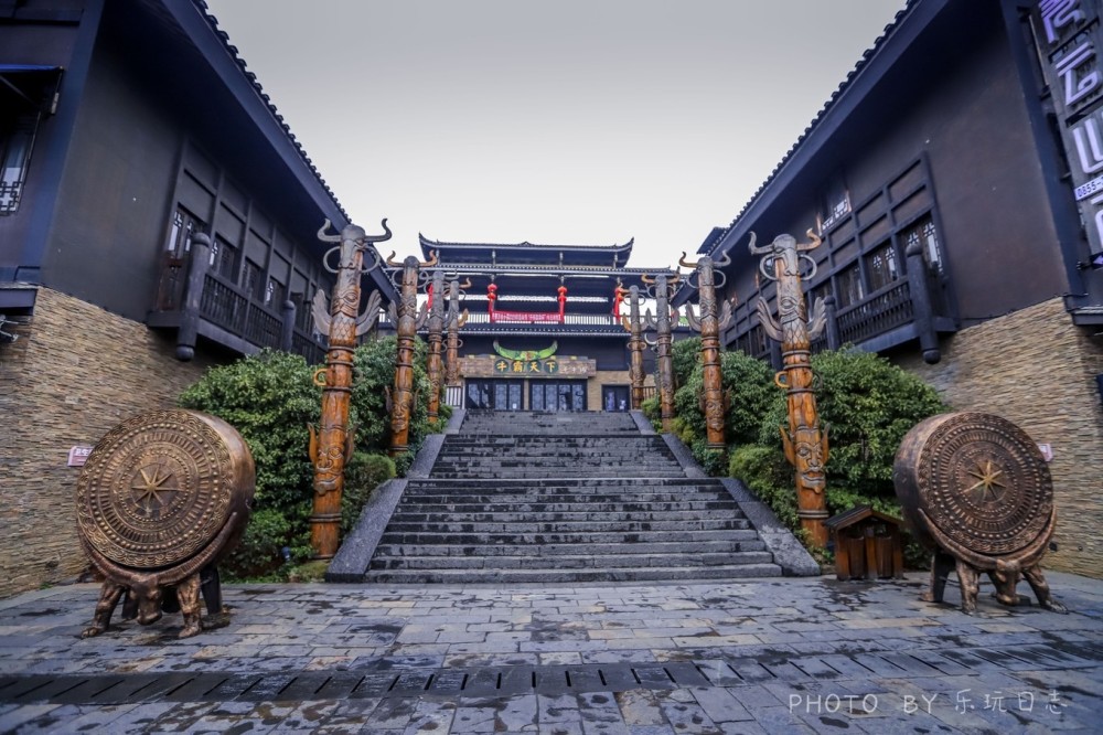 走进中国蜡染艺术之乡,感受浓郁苗族风情,丹寨非遗文化体验_腾讯新闻