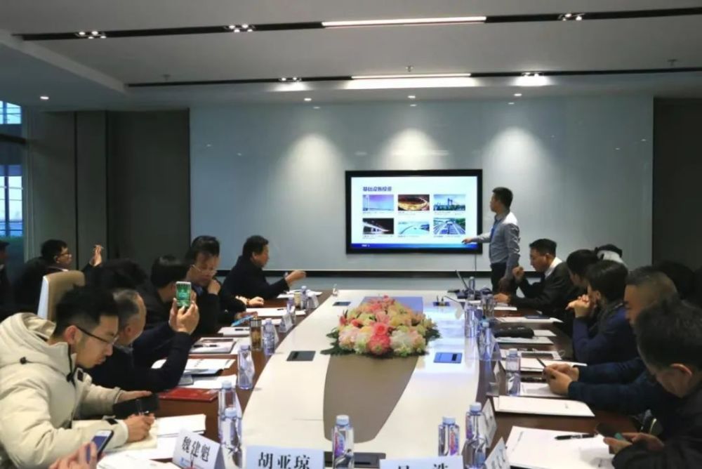 商会副会长董樑,湖北休闲农庄协会副会长张征元,武汉罗田商会匡金潮