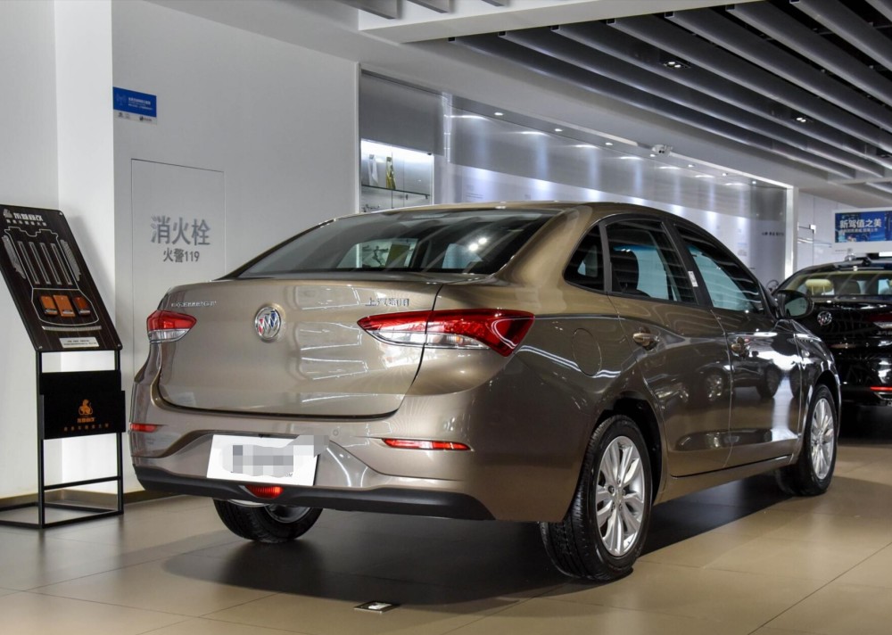 全新别克英朗13t混动油耗仅5升落地8万比朗逸帅气