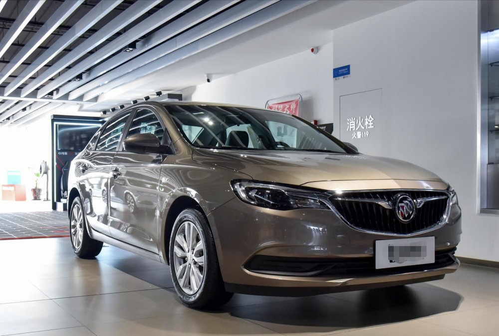 全新别克英朗13t混动油耗仅5升落地8万比朗逸帅气