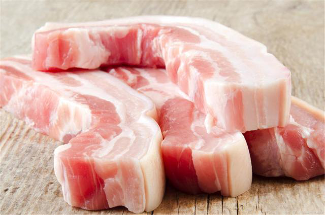 虽然同是五花肉,但是所处的部位不同,烹饪方法也不同.