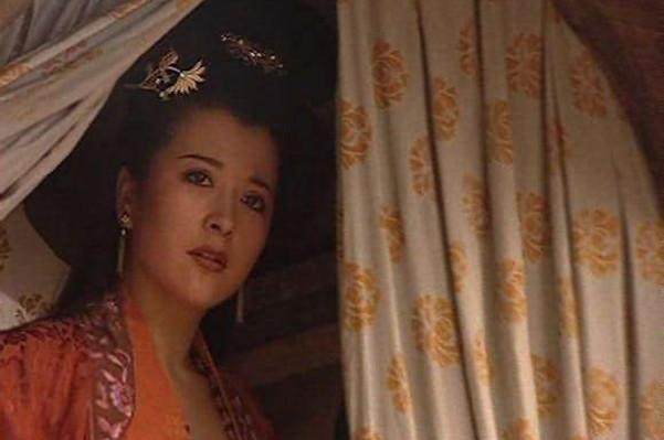 此人排名五十八,贪财好色最强梁,不把宋江当回事,吃着碗里看着锅里