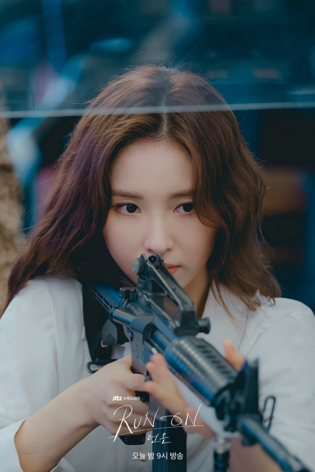 申世景在runon剧中尽力理解任时完的内心世界