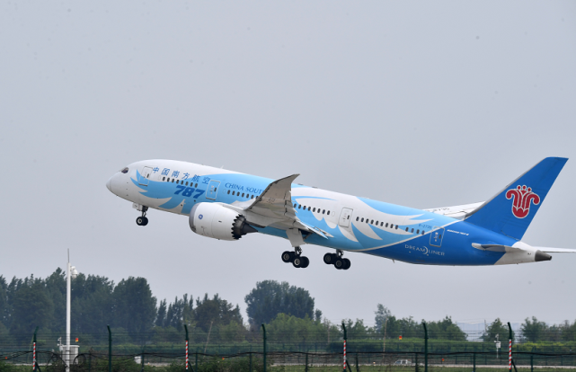 南航确需离开大连的旅客须持7日内核酸证明才可进航站楼