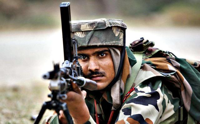 中印边境出现新动态,印度130万军队集结,重型武器已做战斗准备