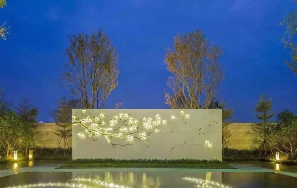 现代庭院里的创意景墙_腾讯新闻