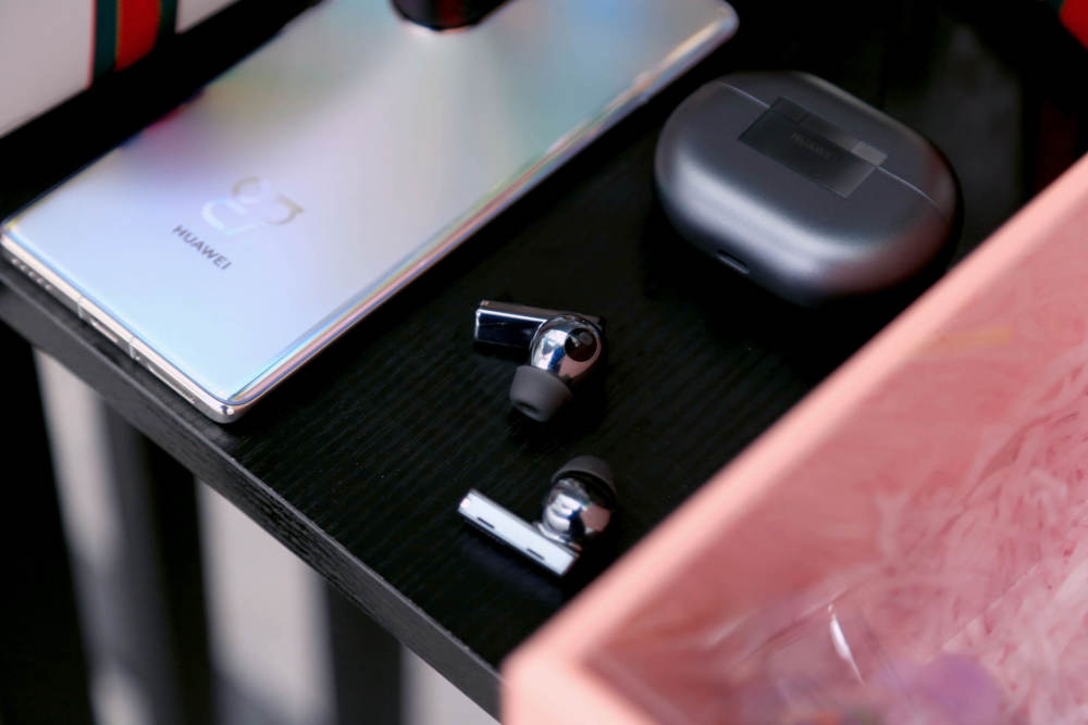 华为freebuds pro无线耳机登上华为nova8发布会