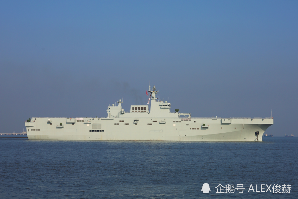 075型二号舰试航:仅用时100天,还需要076型两栖攻击舰么_腾讯新闻