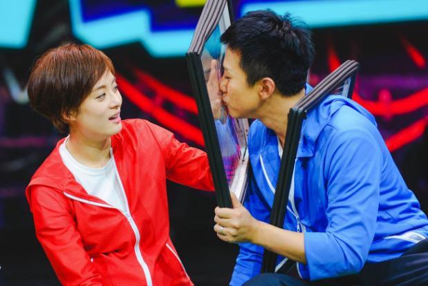 刘晓庆自传真敢写爆料剧组夫妻很正常圈里这么乱吗