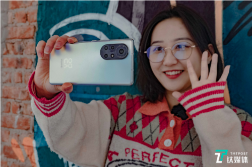 配色升级,视频自拍vlog更方便有趣,这是华为nova8系产品的"新升级".