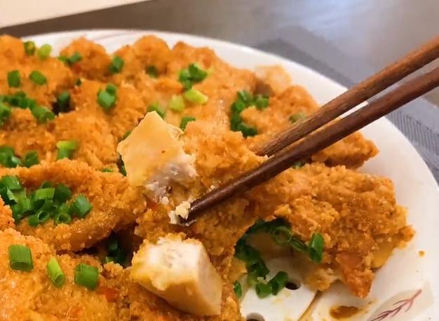 大厨今天介绍芋头粉蒸肉,糯而清香还鲜嫩,入味好下饭