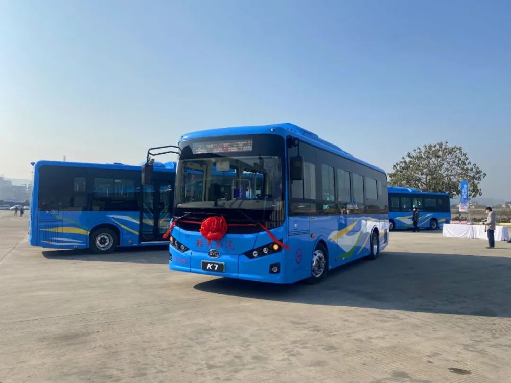 韶城36辆纯电动公交车交付使用_腾讯新闻