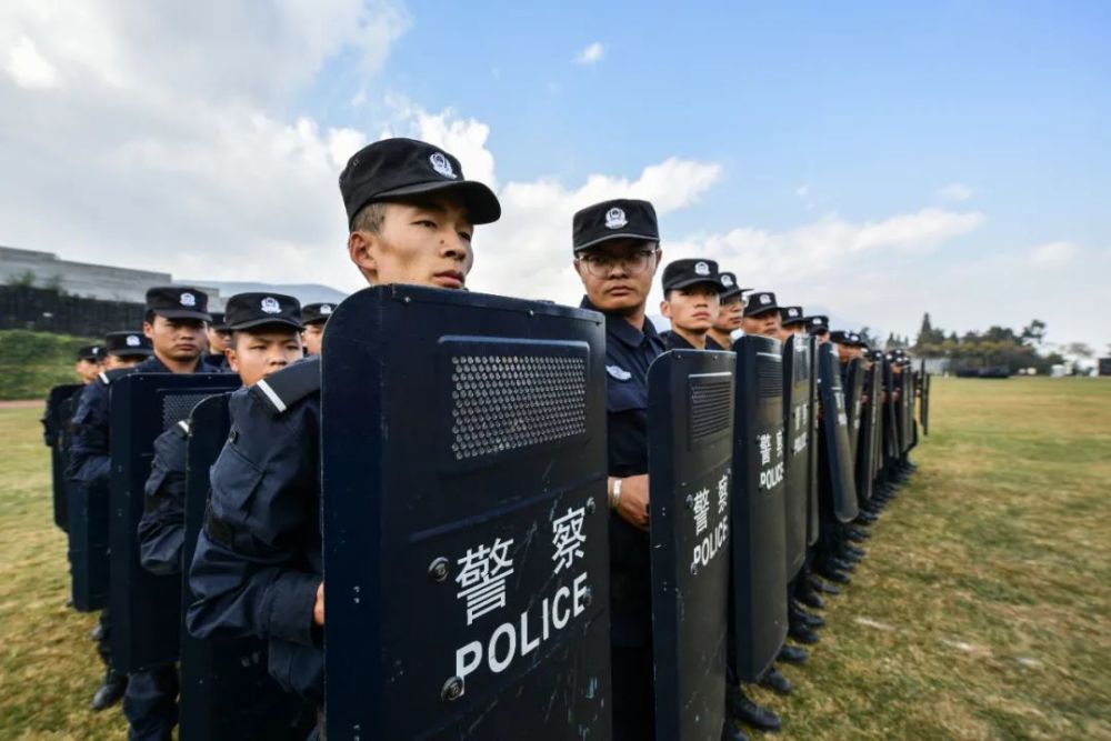 我为cop15做贡献震撼来袭昆明特警开展反恐防暴处突演练