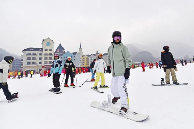 我市花溪沐枫雪温泉小镇被评定为省级滑雪旅游度假地